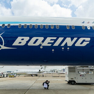 H Boeing ψάχνει $35 δισ. για να αποφύγει τα χειρότερα