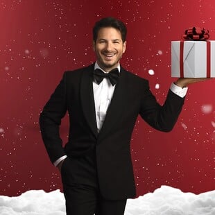 The Most Wonderful Time Of The Year: Ο Γιώργος Περρής ανεβαίνει στη σκηνή του Θεάτρου Παλλάς