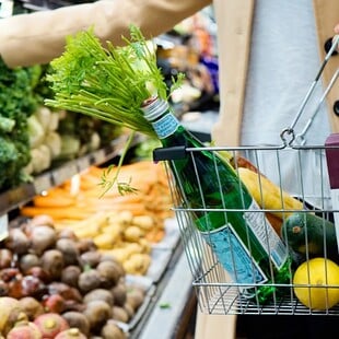 Σούπερ μάρκετ: Η λίστα με τα 123 προϊόντα που θα πωλούνται έως και 15% φθηνότερα