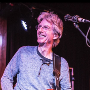 Πέθανε ο Phil Lesh, μπασίστας και ιδρυτικό μέλος του ροκ συγκροτήματος Grateful Dead