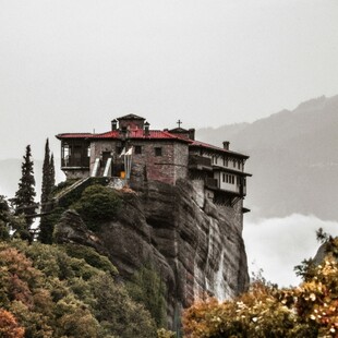 Ο National Geographic καλεί σχεδόν 300 εκατ. κόσμο να επισκεφτεί τα Μετέωρα