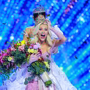 Η Victoria Kjær Theilvig στέφθηκε Miss Υφήλιος 2024 - Ιστορική νίκη για τη Δανία