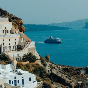 Κυκλάδες: Τα νησιά με τον μεγαλύτερο τζίρο σε καταλύματα και εστίαση, φέτος το καλοκαίρι
