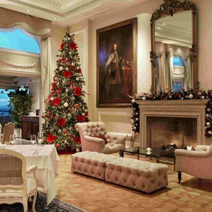 H καρδιά των γιορτών χτυπά στα Ξενοδοχεία Μεγάλη Βρεταννία & King George