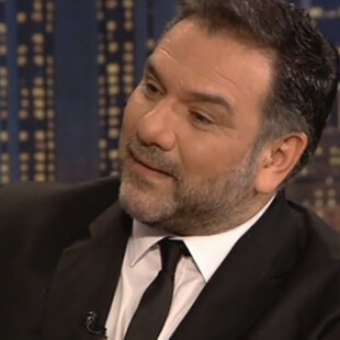 Αρναούτογλου: «Αν ήμουν γκέι θα ήμουν πολύ δυστυχισμένος μόνο από τον φόβο του πατέρα μου»