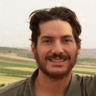 Όστιν Τάις: «Ο Αμερικανός δημοσιογράφος που εξαφανίστηκε το 2012 στη Συρία είναι ζωντανός»