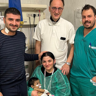Πατέρας δώρισε το ήπαρ του στην 11 μηνών κόρη του - Επιτυχής η μεταμόσχευση