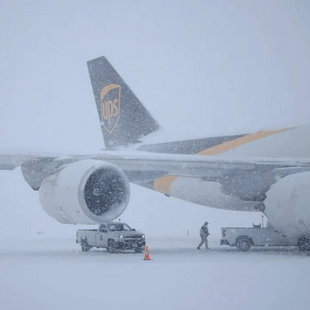 Δεύτερη ημέρα κακοκαιρίας στις ΗΠΑ: 1.300 ακυρώσεις πτήσεων λόγω των σφοδρών χιονοπτώσεων