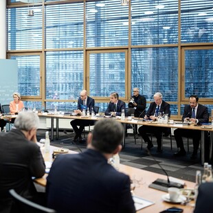 Ο Μητσοτάκης στη σύνοδο των ηγετών του ΕΛΚ: Ανταγωνιστικότητα και ασφάλεια στην ατζέντα