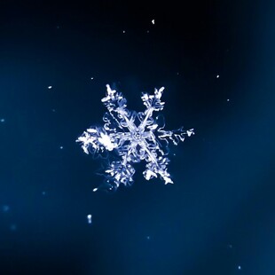 Πώς παίρνουν το τελικό τους σχήμα οι χιονονιφάδες