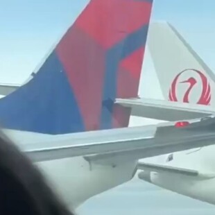 Σιάτλ: Ιαπωνικό αεροσκάφος χτύπησε αεροπλάνο της Delta Air Lines ενώ τροχοδρομούσε