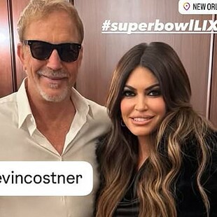 Η Κίμπερλι Γκιλφόιλ στο Super Bowl φωτογραφήθηκε με τον Κέβιν Κόστνερ