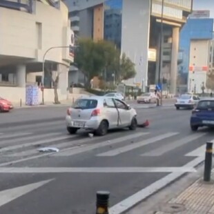 Τροχαίο στη Λ. Μεσογείων: Οδηγός προσέκρουσε σε σταματημένο ΙΧ