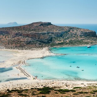 Το Ελαφονήσι είναι η καλύτερη παραλία στον κόσμο για το 2025, σύμφωνα με το TripAdvisor