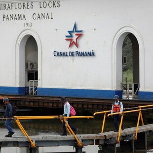 Η BlackRock θα αγοράσει τα λιμάνια της Διώρυγας του Παναμά μετά τις πιέσεις Τραμπ