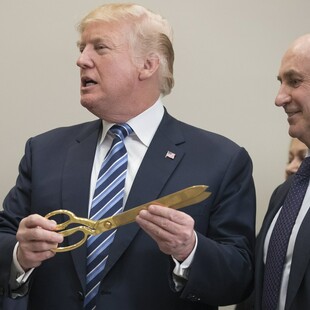 Ο Τραμπ λέει ότι θα κόψει τη χρηματοδότηση στα πανεπιστήμια που επιτρέπουν «παράνομες διαμαρτυρίες»