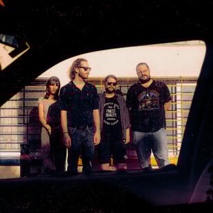 Οι Messier 13 εγκαινιάζουν το ελληνικό shoegaze του μέλλοντος/ «Δεν ζούμε από τη μουσική, αλλά χωρίς τη μουσική δεν ζούμε»