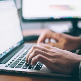 Vouchers για laptops: Βγήκαν τα αποτελέσματα - Τα ποσά, ποιοι οι δικαιούχοι