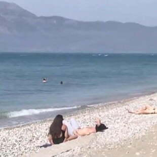 Καιρός: Οι πρώτες βουτιές στη θάλασσα λόγω υψηλών θερμοκρασιών - Έρχεται απότομη πτώση 