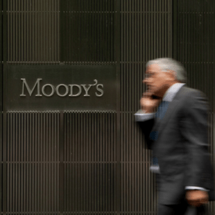 Moody's: Τι σημαίνει για την Ελλάδα η ανάκτηση της επενδυτικής βαθμίδας