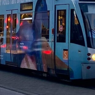 Γερμανία: Άνδρας περιέλουσε με εύφλεκτο υγρό γυναίκα μέσα σε τραμ