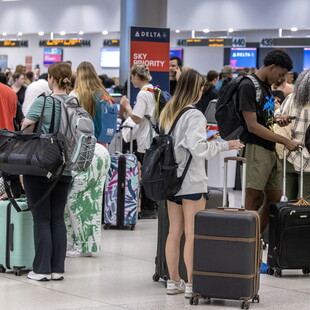 Φλόριντα: Γυναίκα έπνιξε τον σκύλο της σε τουαλέτα αεροδρομίου επειδή δεν μπορούσε να τον πάρει μαζί της στο αεροπλάνο