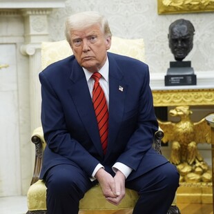 Ο Τραμπ δηλώνει ευτυχής αν οι ΗΠΑ γίνονταν «συνδεδεμένο» μέλος της Κοινοπολιτείας