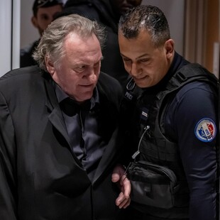 Ζεράρ Ντεπαρντιέ: «Δεν θεωρώ ότι είναι σεξουαλική επίθεση το να πιάσει κανείς τα οπίσθια κάποιου» είπε στο δικαστήριο