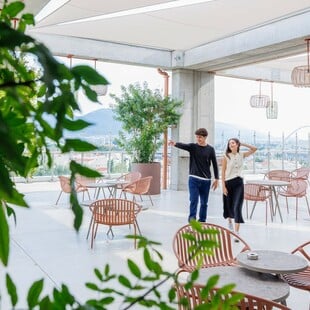 Ανοιξιάτικη βόλτα στο The Mall Athens: Καλός καφές, νόστιμο φαγητό και movie night