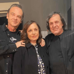 Η Χάρις Αλεξίου στο Vox με τον Γιώργο Νταλάρα, τον Βασίλη Παπακωνσταντίνου και τον Οδυσσέα Ιωάννου