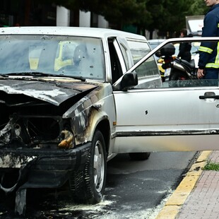 Νεκροφόρα πήρε φωτιά εν κινήσει στη Λεωφόρο Συγγρού
