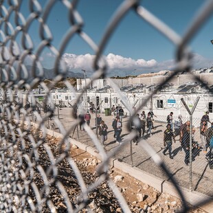 Γιατροί Χωρίς Σύνορα: Κρούσματα παιδικού υποσιτισμού στο κλειστό κέντρο μεταναστών της Σάμου 