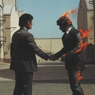 Pink Floyd: Η πραγματική ιστορία πίσω από τον φλεγόμενο επιχειρηματία του άλμπουμ «Wish You Were Here»
