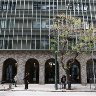 Zara Minion: Άνοιξε τις πόρτες του στο εμβληματικό κτίριο της Αθήνας