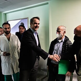 Μητσοτάκης από Τζάνειο: Χτίζουμε βήμα -βήμα ένα νέο ΕΣΥ