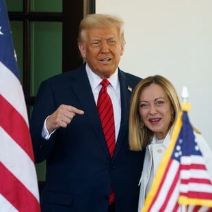 Ο Τραμπ υπόσχεται εμπορική συμφωνία με την Ευρώπη 