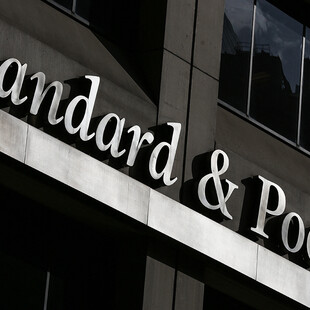 Ο οίκος Standard & Poor's αναβάθμισε την ελληνική οικονομία 