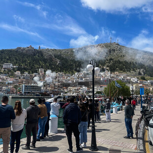 Κάλυμνος: Ακρωτηριάστηκε από τη φωτοβολίδα ο 15χρονος - Νοσηλεύεται στο ΚΑΤ