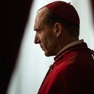 Το «Conclave» εκτοξεύεται μετά τον θάνατο του πάπα Φραγκίσκου: Άλμα 283% στις πλατφόρμες streaming