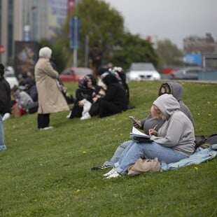 Σεισμός στην Κωνσταντινούπολη: Σε έκτακτη σύσκεψη ο Ερντογάν - Ελάχιστοι οι ανοιχτοί χώροι συγκέντρωσης πολιτών