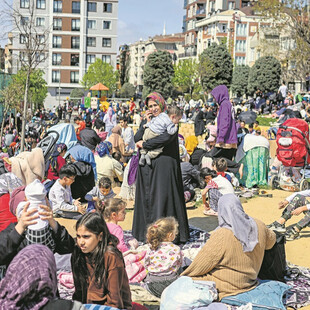 Κωνσταντινούπολη: Ο σεισμός, το Kanal Istanbul και η καταστροφή των χώρων συγκέντρωσης πολιτών από τον Ερντογάν