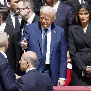 Κηδεία Πάπα Φραγκίσκου: Γιατί Τραμπ, Μπάιντεν και Ζελένσκι κατηγορούνται για ασέβεια 