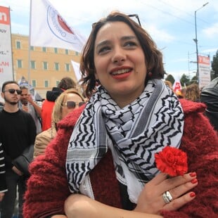Πρωτομαγιά: Πλήθος κόσμου στις συγκεντρώσεις ζητώντας «δικαιοσύνη και αλληλεγγύη»