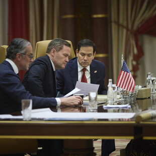 Τραμπ: «Στέλνει» τον Γουόλτς στον ΟΗΕ - Αναβαθμίζει τον Ρούμπιο