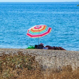 Καιρός: Έρχεται δεκαήμερο με 30 βαθμούς και σκόνη