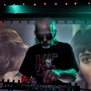 66 ετών Dj