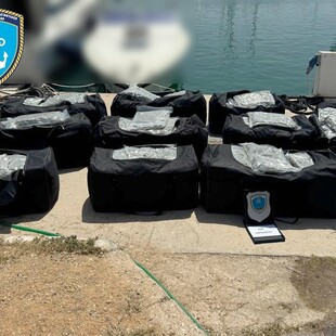 Γλυφάδα: Ταχύπλοο περιείχε κάνναβη 194 κιλών 