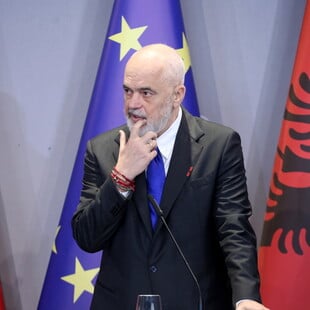 Ο εκλογικός «μαέστρος» του Τραμπ επιχειρεί την ανατροπή του Αλβανού πρωθυπουργού