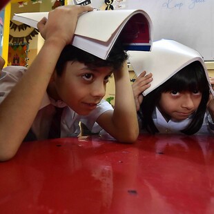 Κλιμακώνεται η ένταση ανάμεσα σε Ινδία και Πακιστάν με μπαράζ επιθέσεων εναντίον στρατιωτικών στόχων