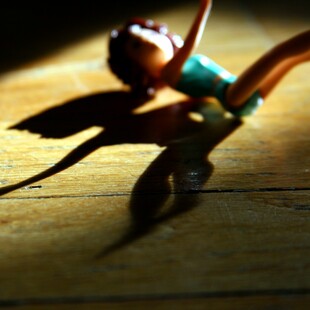  Ένας στους επτά ενήλικες στην Ελλάδα έχει βιώσει σεξουαλική βία κατά την παιδική ηλικία, σύμφωνα με παγκόσμια έρευνα